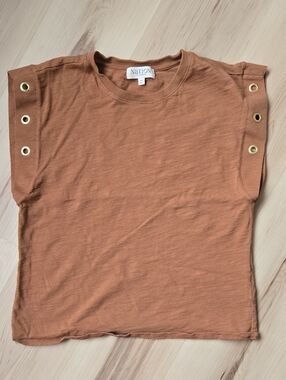 Nation LTD Grommet Sleeve Muscle Tee, Tan, Size Medium
